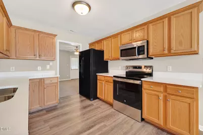 110 Gatwick Court, Clayton, NC 27520 - Photo 5