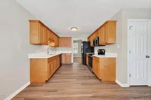 110 Gatwick Ct, Clayton, NC 27520 - Photo 3