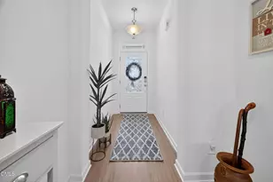 743 Creekway Dr, Fuquay-Varina, NC 27526 - Photo 5