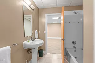 8607 Yorkshire Ln, Chapel Hill, NC 27516 - Photo 63