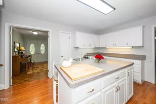 1312 Hampton Valley Rd, Cary, NC 27511 - Photo 9