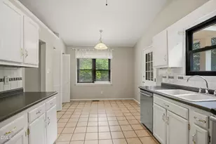 5609 Groomsbridge Ct, Raleigh, NC 27612 - Photo 11