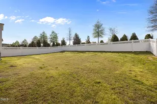 209 Acorn Xing Rd, Holly Springs, NC 27539 - Photo 43