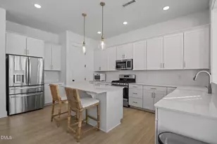 209 Acorn Xing Rd, Holly Springs, NC 27539 - Photo 5