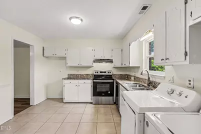 1220 Manassas Court #Apt B, Raleigh, NC 27609 - Photo 13