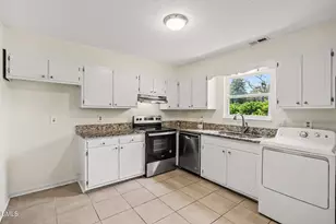 1220 Manassas Ct, Raleigh, NC 27609 - Photo 15