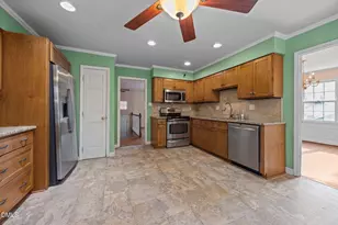 1108 Paine Ct, Raleigh, NC 27609 - Photo 15