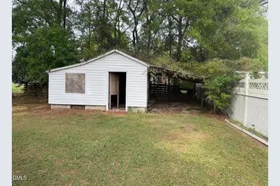 702 W Main Street, Benson, NC 27504 - Photo 3