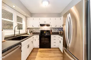 1107 Collington Dr, Cary, NC 27511 - Photo 9