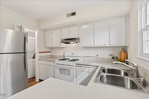 3726 Jamestown Cir, Raleigh, NC 27609 - Photo 5