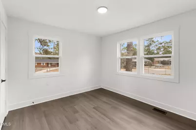 804 NW Lakecrest Drive, Fayetteville, NC 28301 - Photo 23