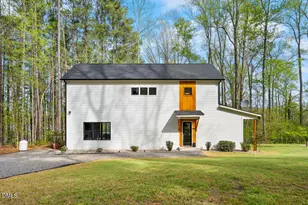 401 Oakwood Ln, Roxboro, NC 27574 - Photo 5