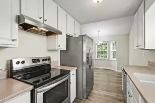 956 S Philwood Ct, Fuquay-Varina, NC 27526 - Photo 5