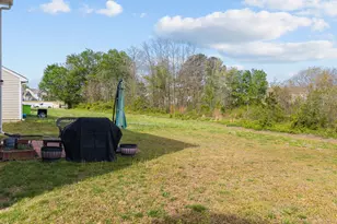 357 Gourd St, Zebulon, NC 27597 - Photo 9