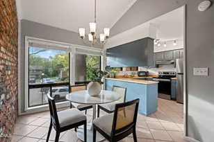 304 Oak Tree Dr, Chapel Hill, NC 27517 - Photo 9