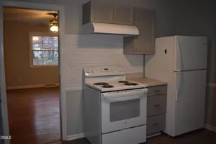 105 Ingle St, Siler City, NC 27344 - Photo 23