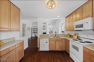 105 Hornholly Way, Holly Springs, NC 27540 - Photo 9