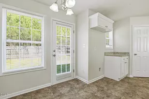 808 Woodside Park Ln, Durham, NC 27704 - Photo 17