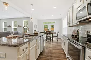 820 Logan Meadow Ct, Fuquay Varina, NC 27526 - Photo 5