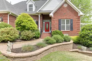 135 Lake Point Dr, Clayton, NC 27527 - Photo 3