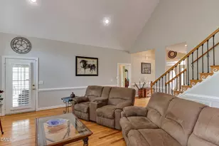 135 Lake Point Dr, Clayton, NC 27527 - Photo 9