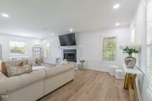 3010 Blueberry Ln, Chapel Hill, NC 27516 - Photo 7