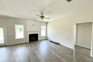 413 Creeks Edge Dr, Pikeville, NC 27863 - Photo 3