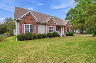 302 Martin Luther King Junior Dr, Smithfield, NC 27577 - Photo 3