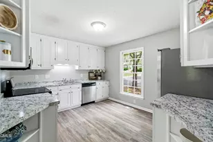 117 Luxon Pl, Cary, NC 27513 - Photo 3