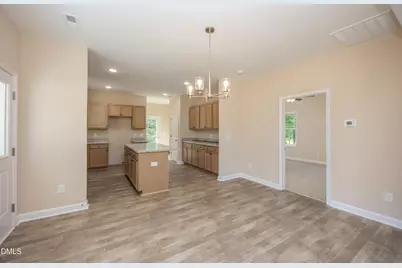 201 W Hamer Street, Coats, NC 27521 - Photo 5