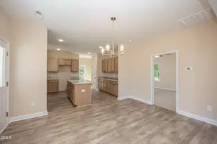 201 W Hamer St, Coats, NC 27521 - Photo 5