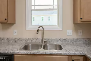 201 W Hamer St, Coats, NC 27521 - Photo 9