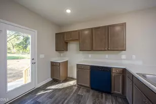 179 W Hamer St, Coats, NC 27521 - Photo 9