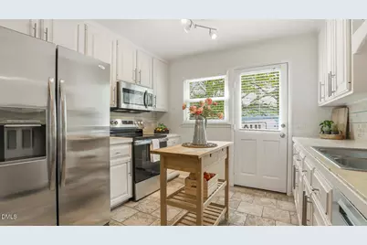 200 Brandon Court, Raleigh, NC 27609 - Photo 9