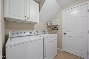 100 Trailview Dr, Cary, NC 27513 - Photo 25