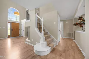 100 Trailview Dr, Cary, NC 27513 - Photo 9