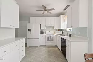 100 Linwood Ln, Clayton, NC 27527 - Photo 9