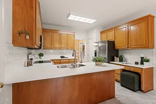 4925 Old Millcrest Ct, Raleigh, NC 27609 - Photo 5