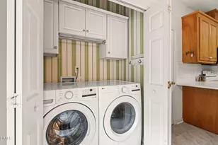 4925 Olde Millcrest Ct, Raleigh, NC 27609 - Photo 19