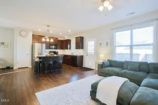 384 Crawford Pkwy, Clayton, NC 27520 - Photo 9