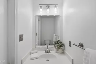 107 Black Bear Ct, Cary, NC 27513 - Photo 5