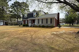 907 Chestnut Dr, Smithfield, NC 27577 - Photo 1
