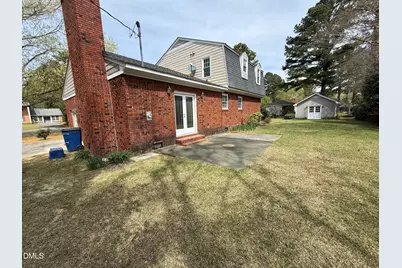 907 Chestnut Drive, Smithfield, NC 27577 - Photo 7