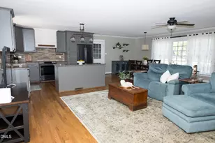 3202 Shaftsbury St, Durham, NC 27704 - Photo 5