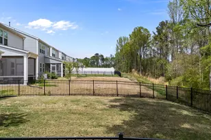 5862 Woodlawn Dr, Durham, NC 27703 - Photo 39