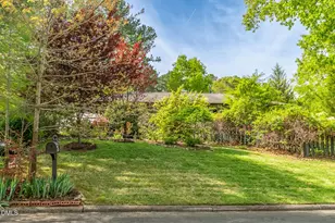 1902 White Plains Rd, Chapel Hill, NC 27517 - Photo 11