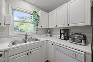 305 McGregor Dr, Chapel Hill, NC 27514 - Photo 3