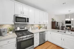 216 Hbr Crk Dr, Cary, NC 27511 - Photo 9