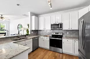 5415 Crescentview Pkwy, Raleigh, NC 27606 - Photo 3