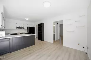 6018 Applewood Ln, Raleigh, NC 27609 - Photo 11